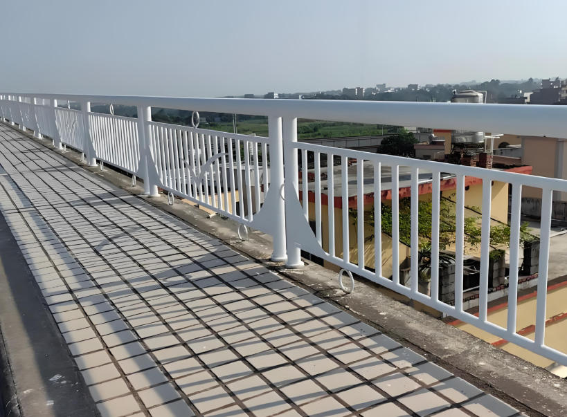 道路护栏厂家选择