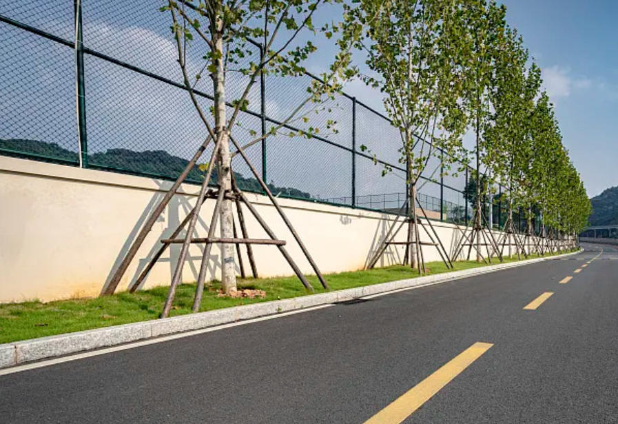 公路护栏网用途及特点 公路护栏网用途及特点