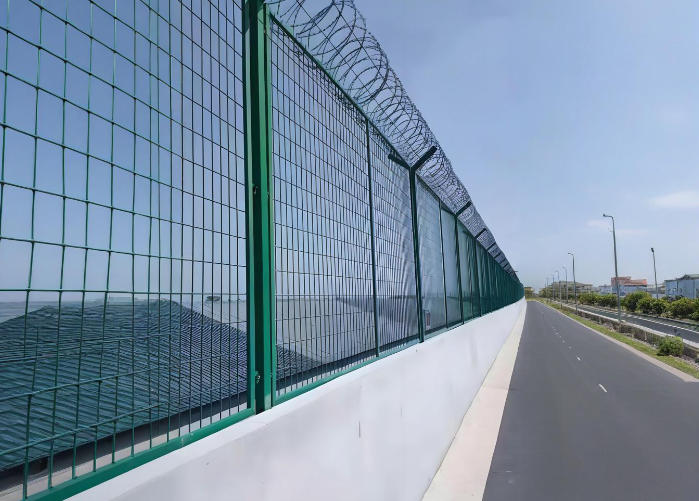 机场护栏网安装 机场护栏网安装