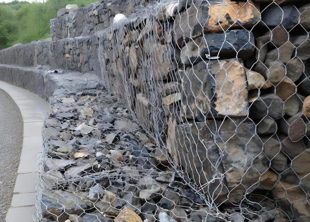 河道安装石笼网有什么好处 河道安装石笼网有什么好处